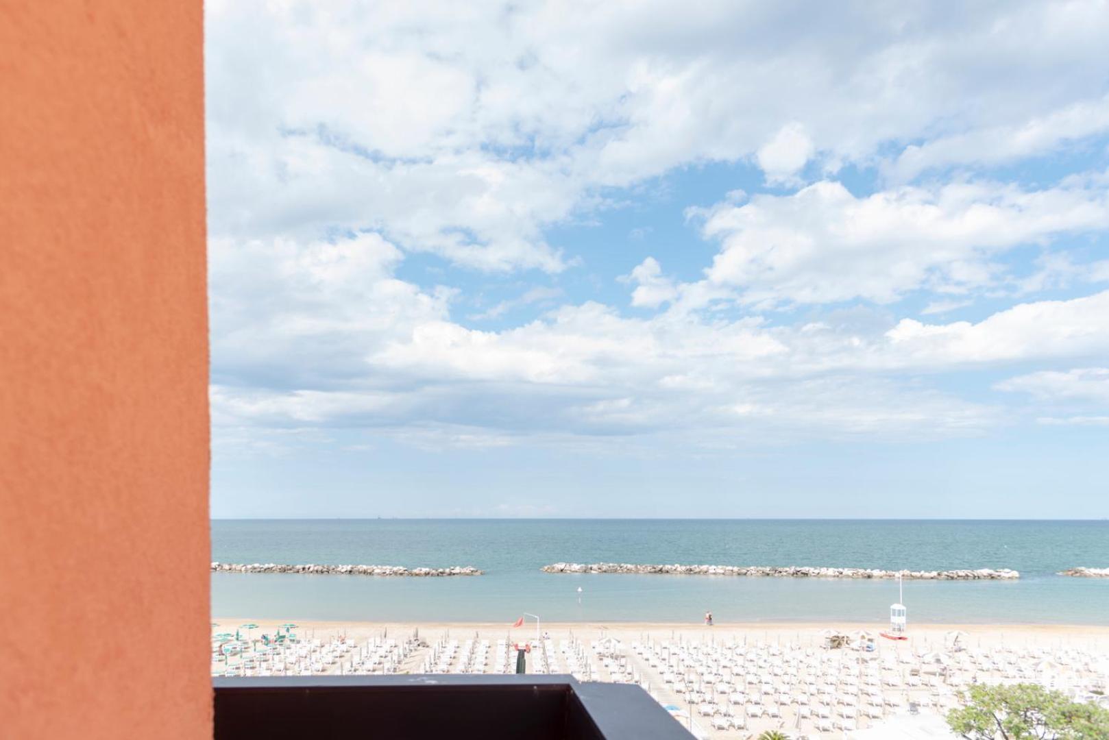 Hotel Giorgetti Orange Bellaria-Igea Marina Buitenkant foto